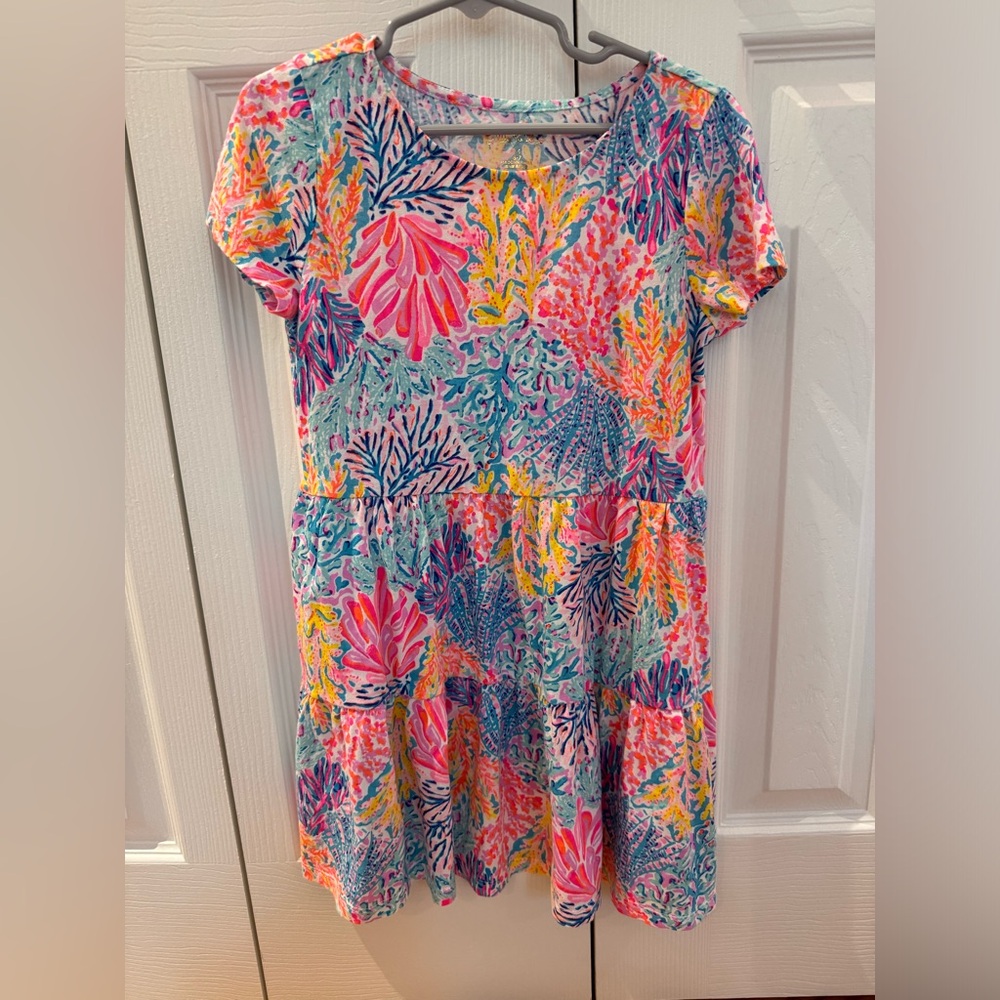 Girls Lilly Pulitzer short sleeve dress size medium
